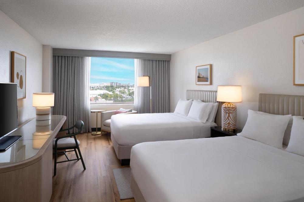 Renaissance by Marriott Fort Lauderdale Cruise Port Hotel