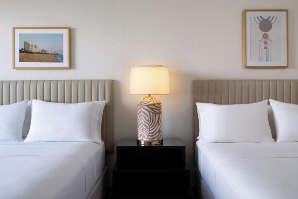 Renaissance by Marriott Fort Lauderdale Cruise Port Hotel image 11